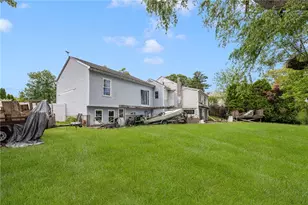 432 Lake Shore Dr, Warwick, RI 02889 - Photo 19