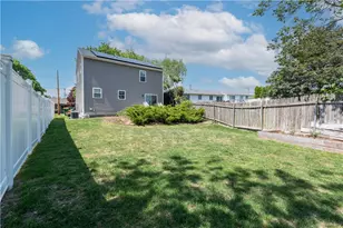 100 E View Ave, Cranston, RI 02920 - Photo 41