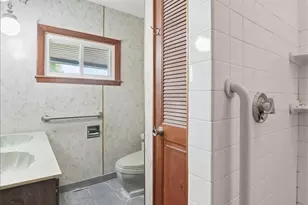 123 Oxford St, Cranston, RI 02920 - Photo 39