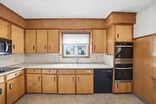 123 Oxford St, Cranston, RI 02920 - Photo 19