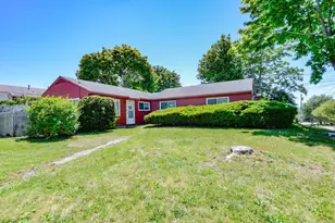 15 Ludlow Rd, Middletown, RI 02842 - Photo 3