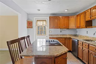 245 Hughes Ave, Pawtucket, RI 02861 - Photo 15