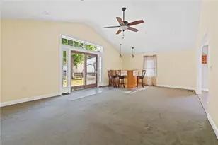 245 Hughes Ave, Pawtucket, RI 02861 - Photo 17