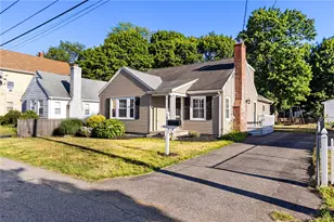 245 Hughes Ave, Pawtucket, RI 02861 - Photo 3