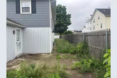39 Locust Street, Pawtucket, RI 02860 - Photo 5