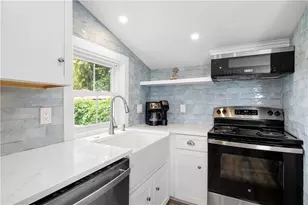 39 Edwards Ave, South Kingstown, RI 02879 - Photo 13