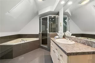 7 Oak Tree Ln, Cranston, RI 02920 - Photo 27