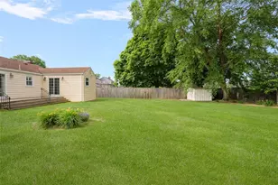 67 Plantation Dr, Cranston, RI 02920 - Photo 33