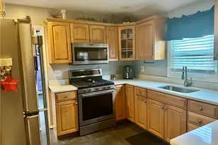 88 Glenbrook Rd, Warwick, RI 02889 - Photo 5