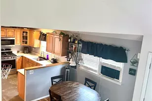 88 Glenbrook Rd, Warwick, RI 02889 - Photo 9