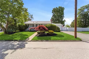 81 Mt View Dr, Cranston, RI 02920 - Photo 3