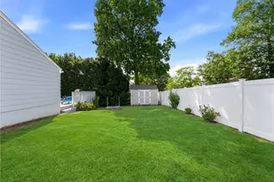 81 Mt View Dr, Cranston, RI 02920 - Photo 37