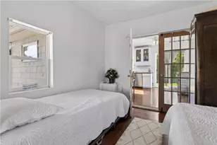 16 Courtway St, Narragansett, RI 02882 - Photo 25