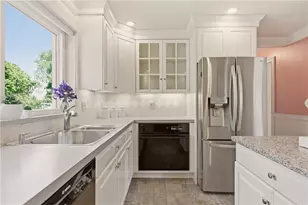 5 Heritage Rd, Bristol, RI 02809 - Photo 13