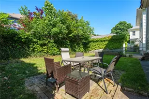 57 Sterling St, Pawtucket, RI 02860 - Photo 31
