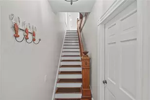 26 Franklin St, Newport, RI 02840 - Photo 37