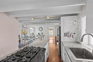 26 Franklin St, Newport, RI 02840 - Photo 11