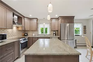 3 King St, Bristol, RI 02809 - Photo 7