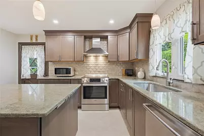 3 King Street, Bristol, RI 02809 - Photo 3