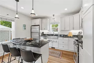 111 Anderton Ave, Pawtucket, RI 02860 - Photo 15