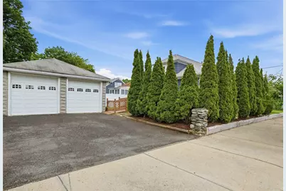 111 Anderton Avenue, Pawtucket, RI 02860 - Photo 3