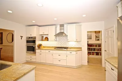 215 Coggeshall Avenue, Newport, RI 02840 - Photo 17