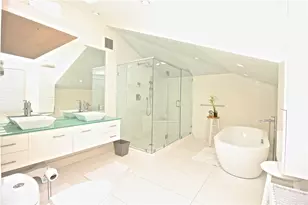 215 Coggeshall Ave, Newport, RI 02840 - Photo 27