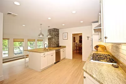215 Coggeshall Avenue, Newport, RI 02840 - Photo 15