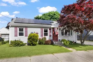 22 Mayfield St, Pawtucket, RI 02861 - Photo 1
