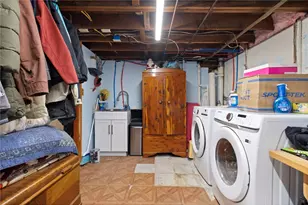 22 Mayfield St, Pawtucket, RI 02861 - Photo 31