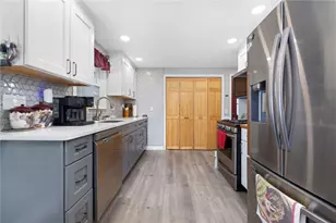 22 Mayfield St, Pawtucket, RI 02861 - Photo 13
