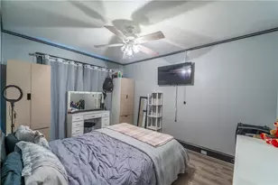 18 Dunnell Ave, Pawtucket, RI 02860 - Photo 7