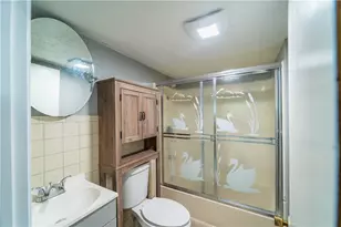 18 Dunnell Ave, Pawtucket, RI 02860 - Photo 23