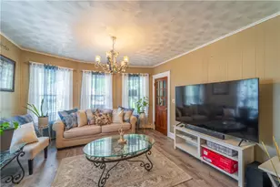 18 Dunnell Ave, Pawtucket, RI 02860 - Photo 1