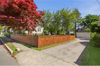 138 Gibbs Avenue, Newport, RI 02840 - Photo 5