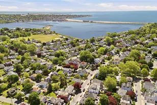 138 Gibbs Ave, Newport, RI 02840 - Photo 9