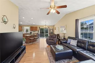 48 Harris Ave, Warwick, RI 02889 - Photo 5