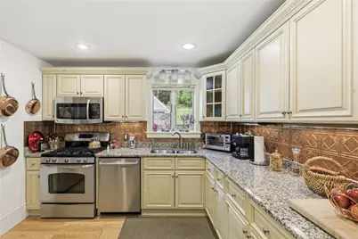 1660 Main Road, Tiverton, RI 02878 - Photo 13