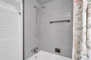 216 Riverside Ave, Warwick, RI 02889 - Photo 17