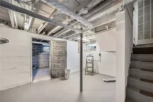 97 11th St, Providence, RI 02906 - Photo 25