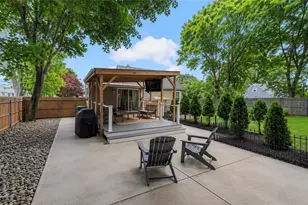 143 Endicott Dr, Warwick, RI 02886 - Photo 31