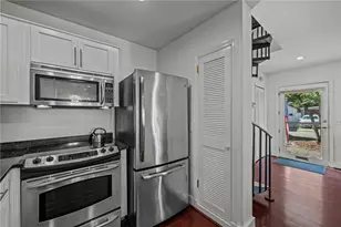 2 Lasalle Pl, Newport, RI 02840 - Photo 25