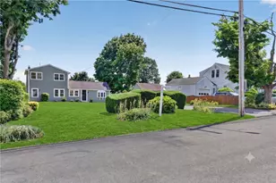52 Pleasant View Rd, Warwick, RI 02888 - Photo 3