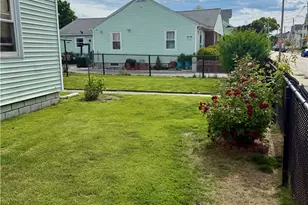 3 Clover St, Pawtucket, RI 02860 - Photo 21