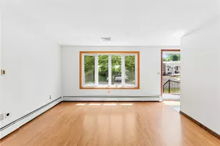71 Plymouth St, Cranston, RI 02920 - Photo 9