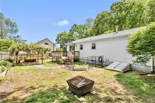 71 Plymouth St, Cranston, RI 02920 - Photo 27