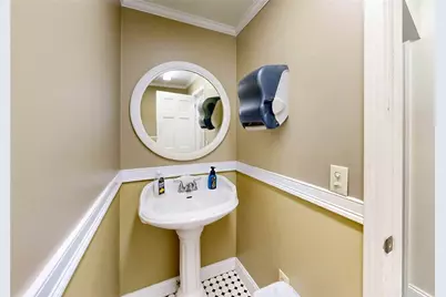 873 Warwick Avenue, Warwick, RI 02888 - Photo 15
