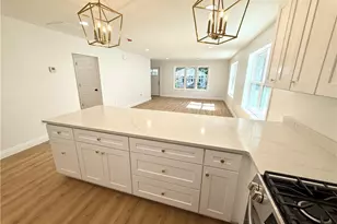95 Farm St, Providence, RI 02908 - Photo 13