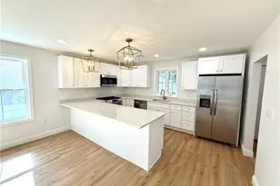 95 Farm St, Providence, RI 02908 - Photo 3