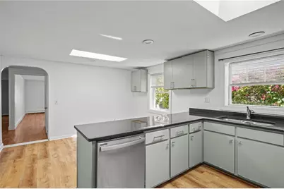 26 Beach Street, North Providence, RI 02904 - Photo 7